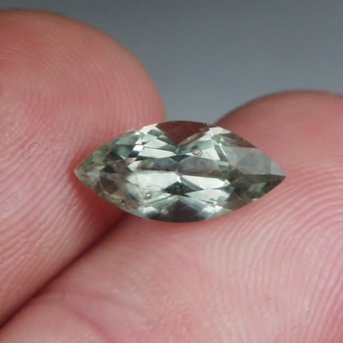 USA Gem Olive Green Montana Sapphire Oval 2.55 ct  Litnon.com