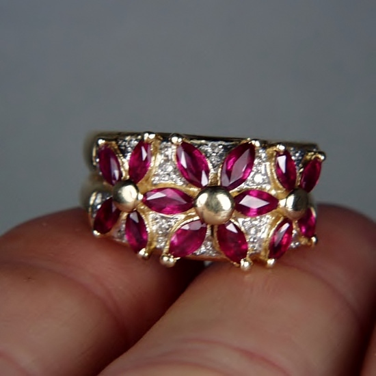  Estate! 14 Karat Natural Ruby & Diamond Ring  Litnon.com