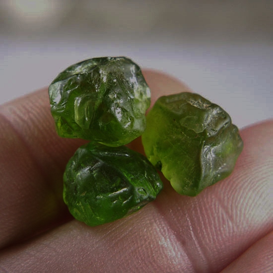 Fine Color and Clean Big Arizona Facet Rough 37.87 ct  Litnon.com