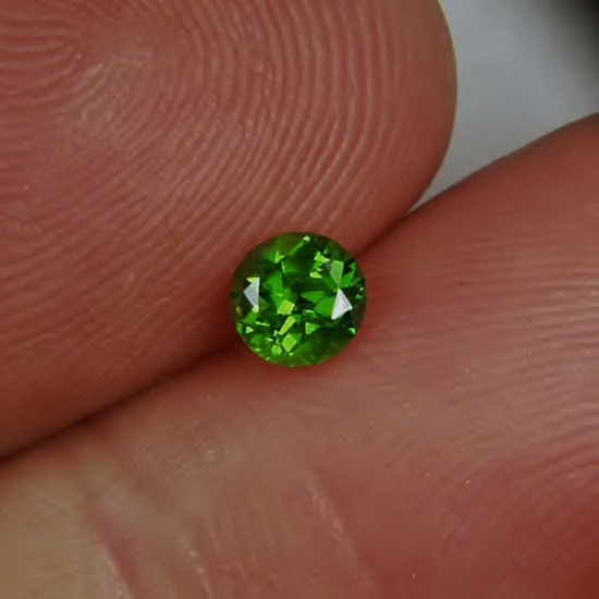 Vintage Chrome Green Old Mine Russian Demantoid Garnet  Litnon.com
