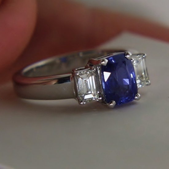 Estate Ceylon Sapphire 18 Karat WG Diamond Ring  Litnon.com