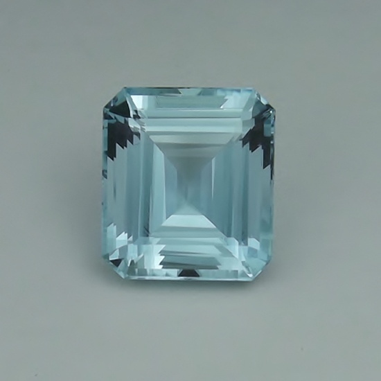 Nice Color and Quality Old Stock Aquamarine Brazil 8.20 ct  Litnon.com