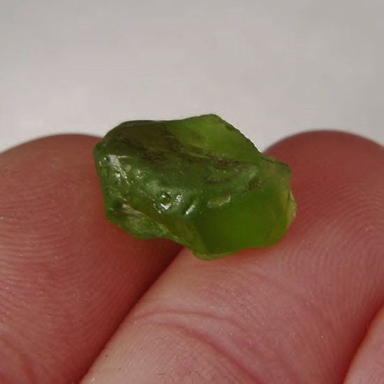 Big Fine Color and Clean Peridot Facet Rough Arizona 12.17 ct  Litnon.com