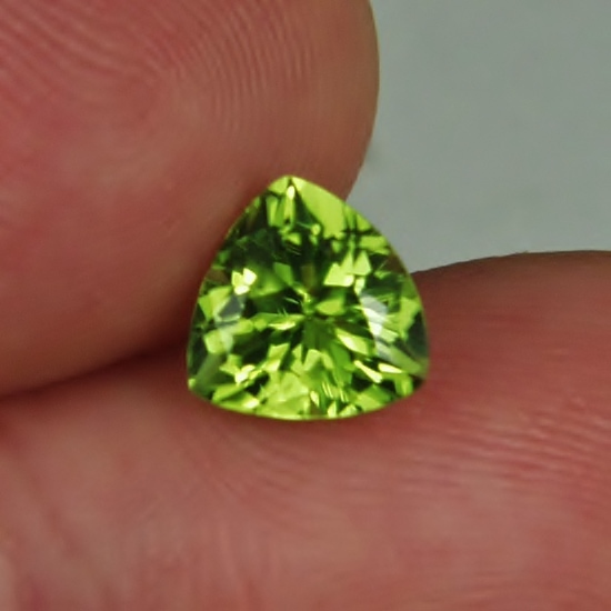 Extra Bright and Pretty Fine Color Pakistan Peridot 1.74 ct  Litnon.com
