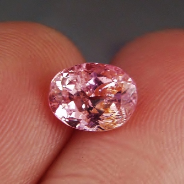 Natural and Bright Unheated Pink Sapphire Sri Lanka 2.11 ct  Litnon.com