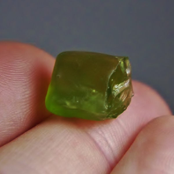 Fine Color and Clean Arizona Peridot Facet Rough 12.94 ct  Litnon.com