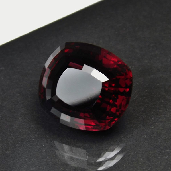 Huge Fine Color Rhodolite Garnet Tanzania 23.94 ct GL Litnon.com