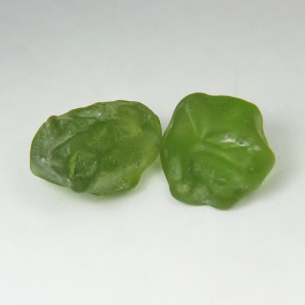 Fine Color and Clean Arizona Peridot Facet Rough 19.19 ct  Litnon.com
