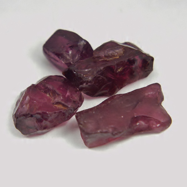 Quality Rhodolite Garnet Facet Rough Tanzania 30.60 ct tw  Litnon.com