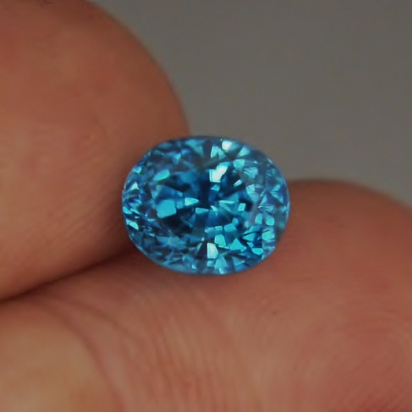 Special Price Bright and Rich Color Blue Zircon Cambodia 3.81 ct  Litnon.com
