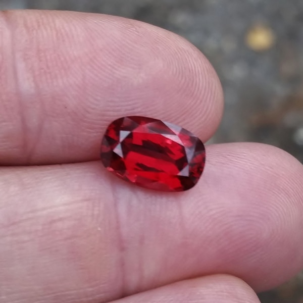 GIA Cert Big Bright and Pretty Natural Orange Red Flame Spinel 4.08 ct  Litnon.com