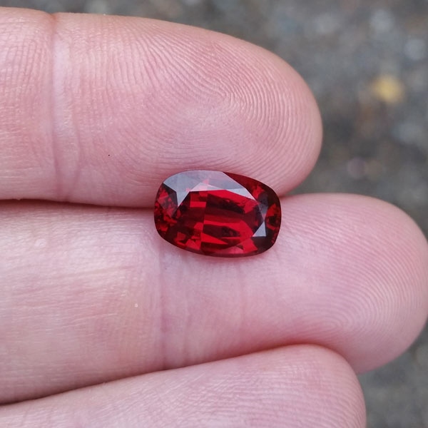 GIA Cert Big Bright and Pretty Natural Orange Red Flame Spinel 4.08 ct  Litnon.com