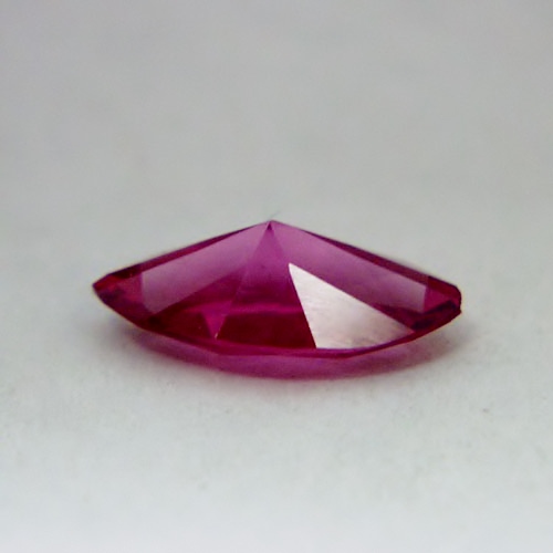 Hot Pink Mahenge Spinel Tanzania 2.60 carats GLI Litnon.com