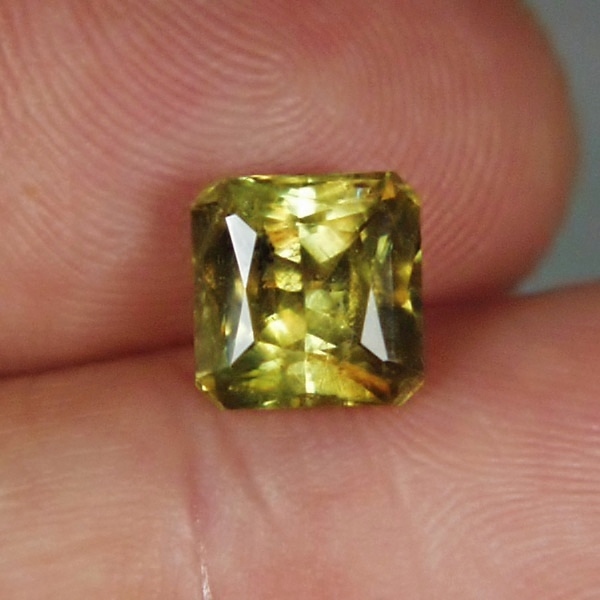 $65.00 Multi Color Fire Natural Sphene - Titanite Pakistan 3.28 ct  Litnon.com