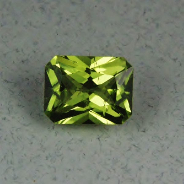  $35.00! Bright & Pretty! Natural Arizona Peridot 2.30ct    Litnon.com