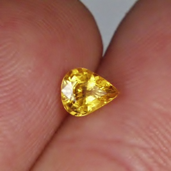 $35.00 Rich Golden Yellow Natural Sapphire Sri Lanka  Litnon.com