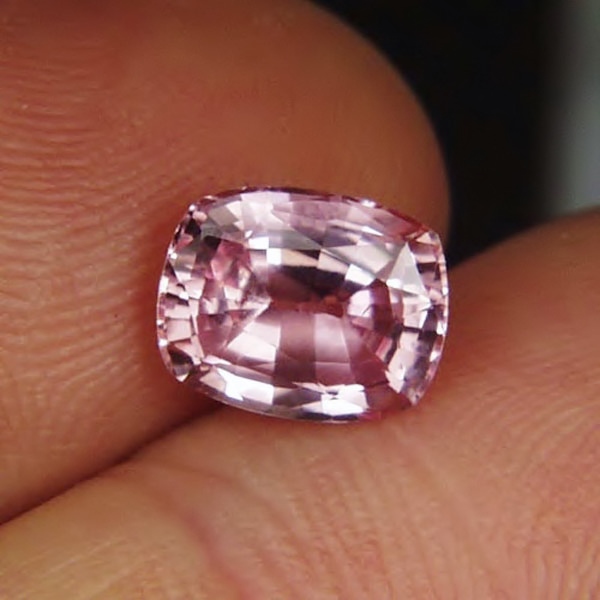 AGL Certifed! Unheated Light Peach Pink Color Sapphire Sri Lanka 2.61ct  Litnon.com