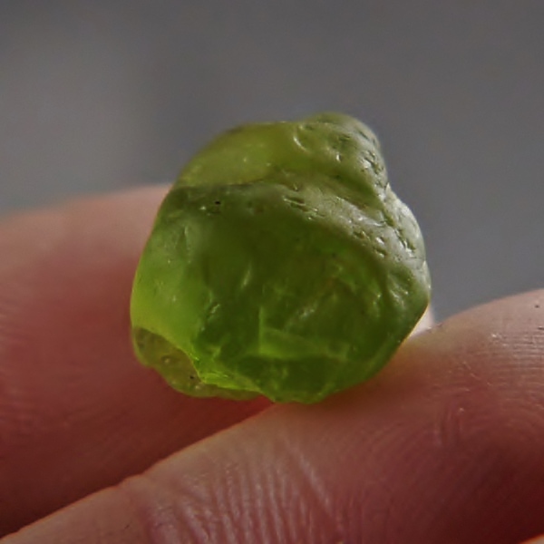 Big Fine Color and Clean Peridot Facet Rough Arizona 21.26 ct  Litnon.com
