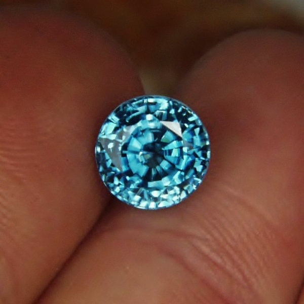Superior Color & Quality!  Blue Zircon Cambodia 4.66 ct  Litnon.com