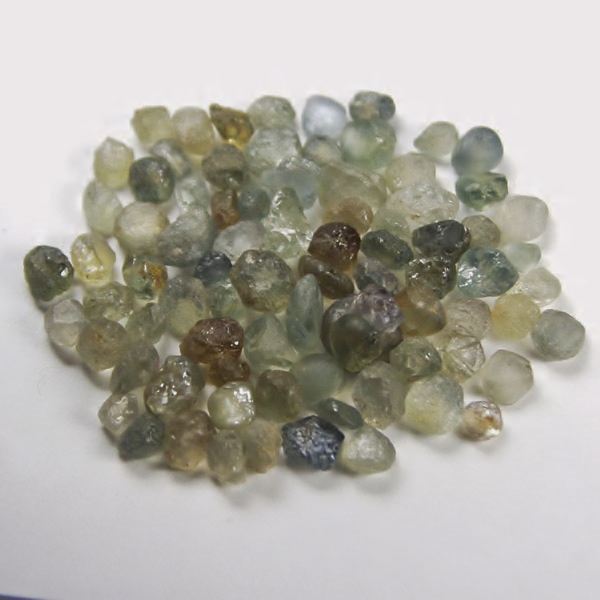 Unheated Montana Sapphire Facet Rough 70 ct  Litnon.com