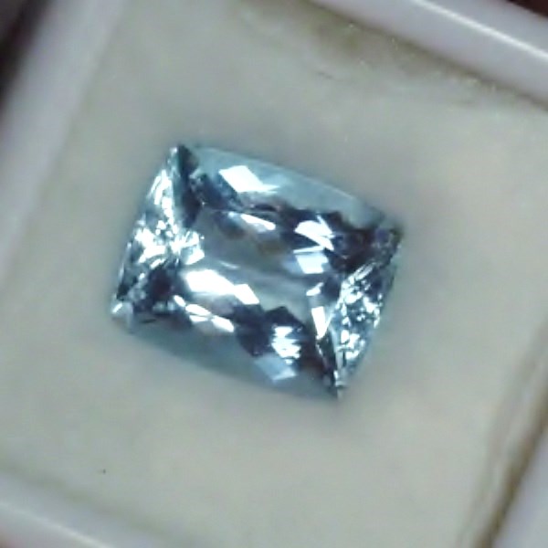 Nice Color and Quality Old Stock Aquamarine Brazil 11.24 ct  Litnon.com