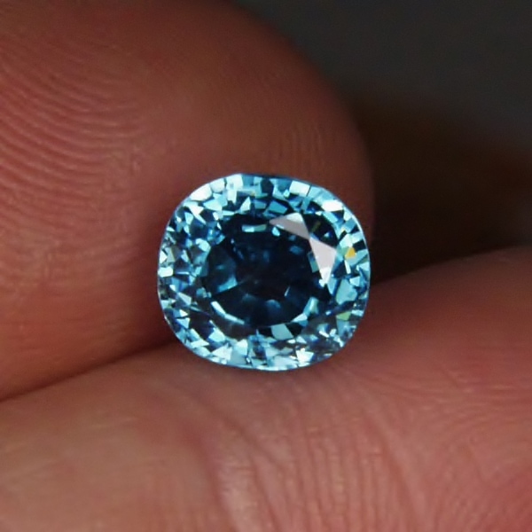 Special Color & Quality!  Blue Zircon Cambodia 4.26ct GL Litnon.com