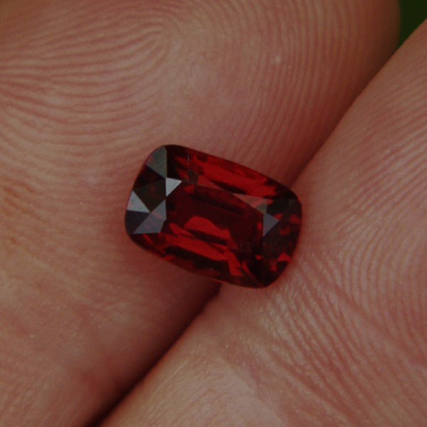 Deep Blood Red Burmese Spinel  1.56 ct GL Litnon.com