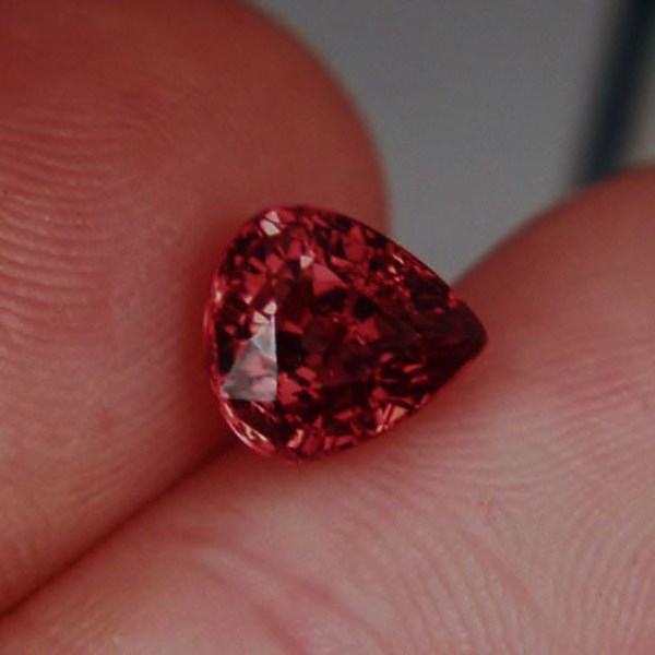 Extra Bright Pink - Red Rhodolite Garnet Tanzania 3.04 ct  Litnon.com