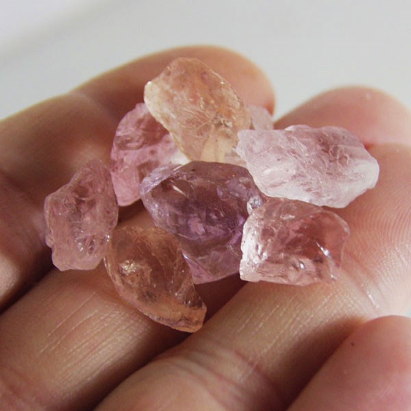 Nice Color Morganite Beryl Facet Rough Nigeria 15.4 grams ct  Litnon.com