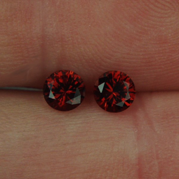 Top Cutting Red Fire Crimson Umba River Garnet Pair  Litnon.com
