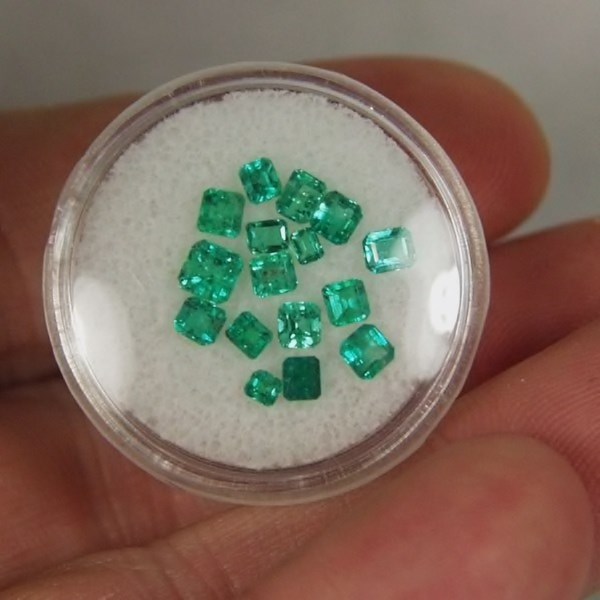 Bright and Nice color Colombian Emerald Lot 2.32 carats  Litnon.com