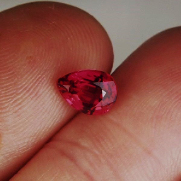  Special Color Bright Red Natural Spinel Tanzania 1.29 ct  Litnon.com