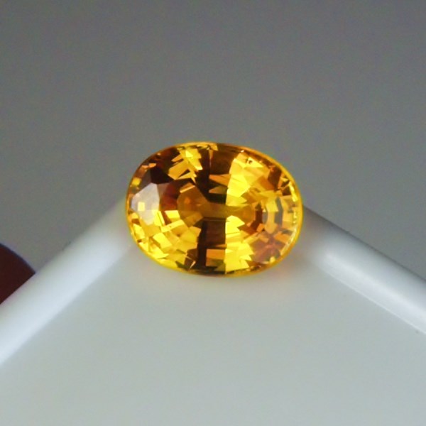 Fine Color Rich Golden Yellow Sapphire Sri Lanka 2.47 ct  Litnon.com