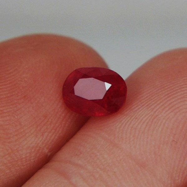 Big and Red Natural Burmese Ruby 2.10 ct  Litnon.com