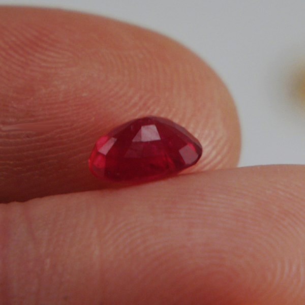 Big and Red Natural Burmese Ruby 2.10 ct  Litnon.com