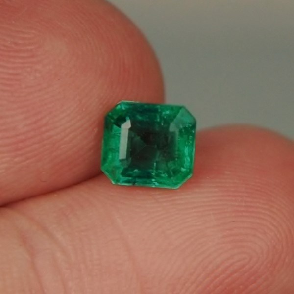 Great Color! Natural  Zambian Emerald 1.50 ct   Litnon.com
