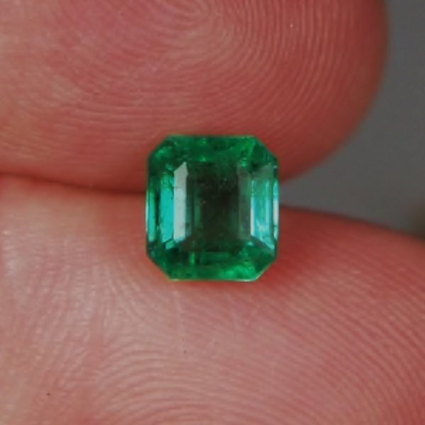 Great Color! Natural  Zambian Emerald 1.50 ct   Litnon.com