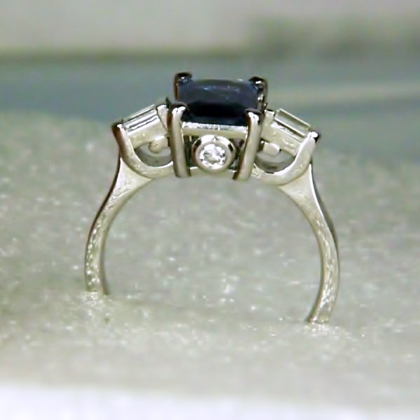 Natural Sapphire and Diamond 14 kt Ring 1.95 ct  Litnon.com