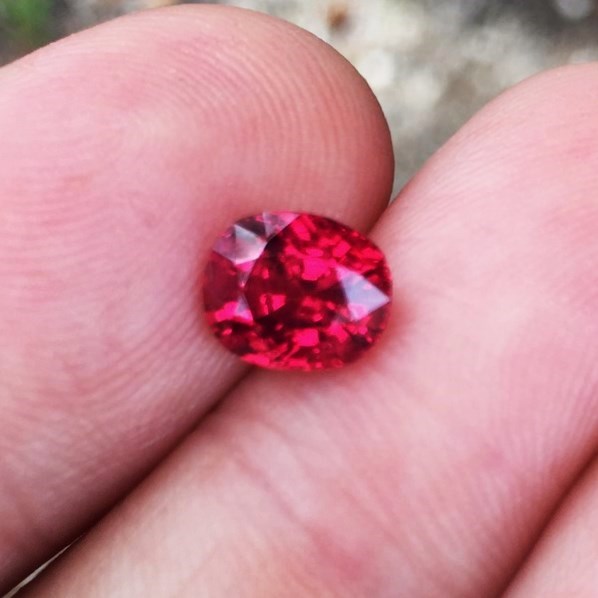 Quality! X-tra Fine Red Burmese Spinel  2.06 ct  Litnon.com