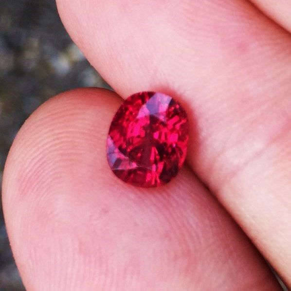 Quality! X-tra Fine Red Burmese Spinel  2.06 ct  Litnon.com