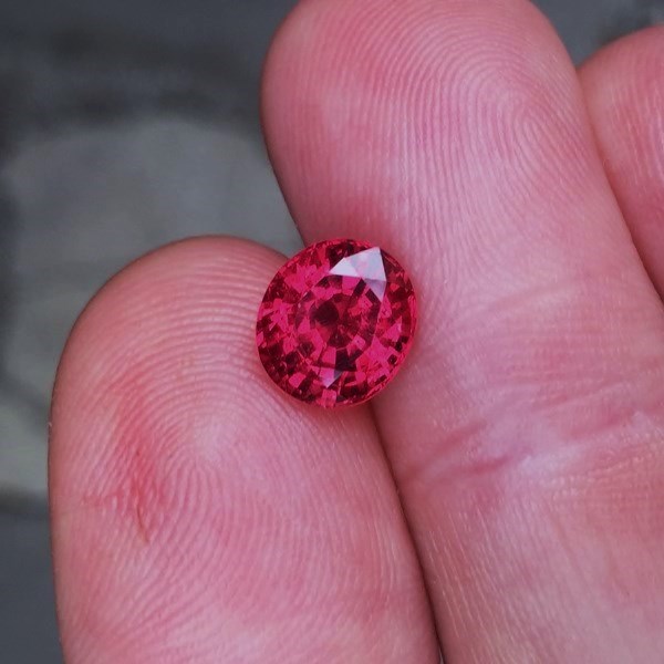  Special Color! Bright Pink Red  South East Asia Spinel 2.51 ct  Litnon.com