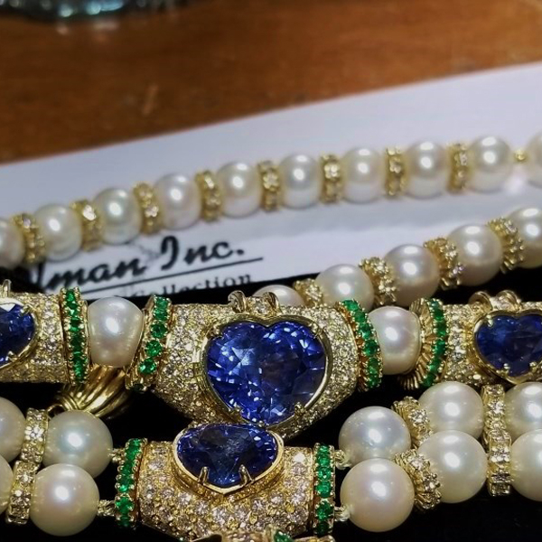 30 + Carats 4 Stones Ceylon Sapphires 18 kt Necklace and Bracelet  Litnon.com