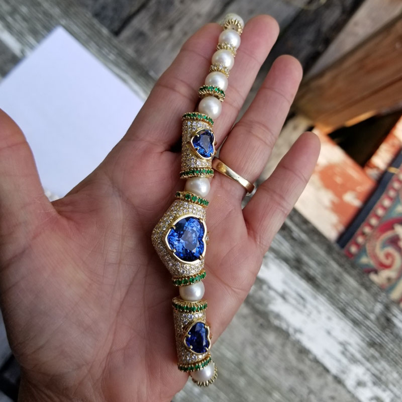 30 + Carats 4 Stones Ceylon Sapphires 18 kt Necklace and Bracelet  Litnon.com