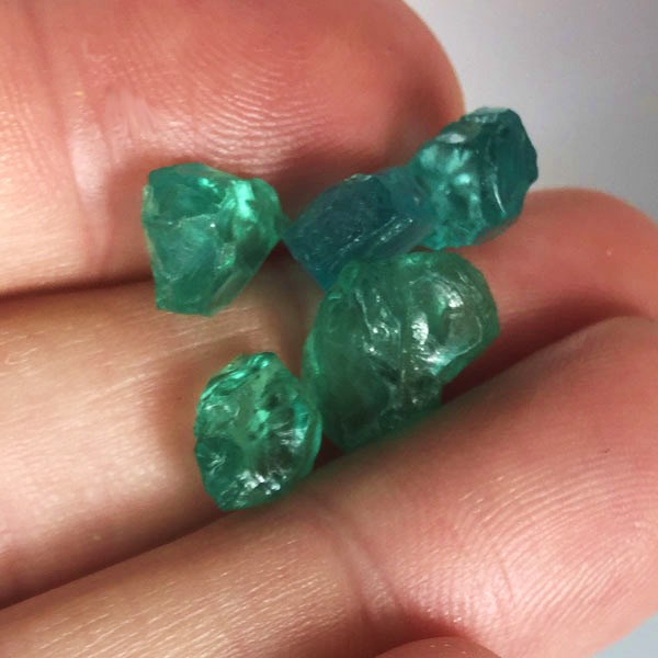 Old Stock Apatite Facet Rough Madagascar 18.25 ct  Litnon.com