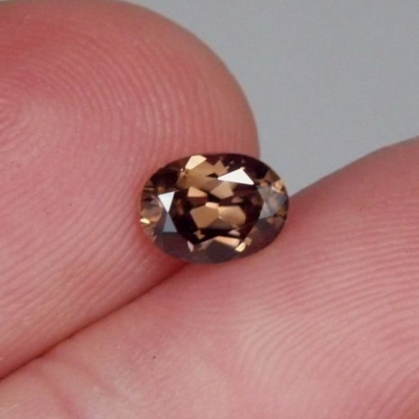  $15.00! Harts Range Australia Golden Brown Zircon 1.31 ct  Litnon.com