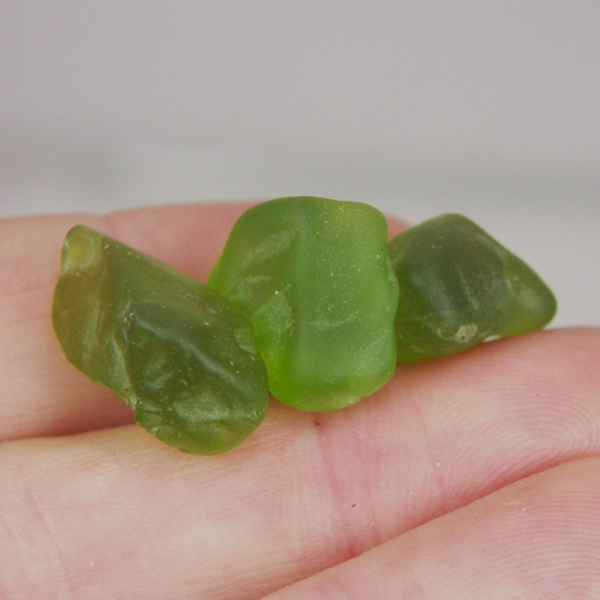 Big Fine Color and Clean Arizona Peridot Facet Rough 50.57 ct  Litnon.com