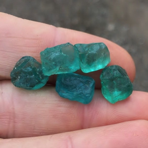 Old Stock Apatite Facet Rough Madagascar 24.65 ct  Litnon.com