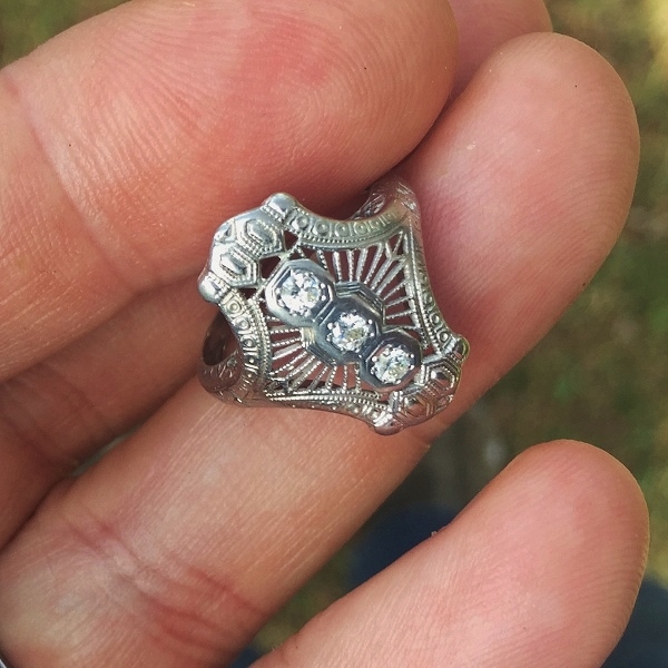 Antique 18kt White Gold Filigree Diamond Ring  Litnon.com