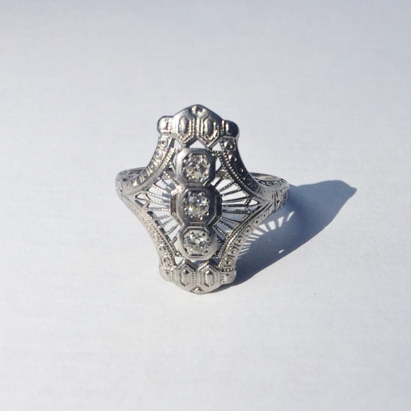 Antique 18kt White Gold Filigree Diamond Ring  Litnon.com