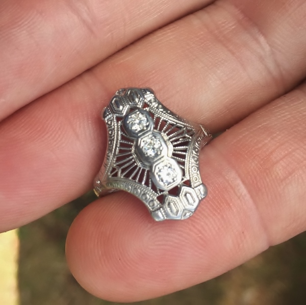 Antique 18kt White Gold Filigree Diamond Ring  Litnon.com